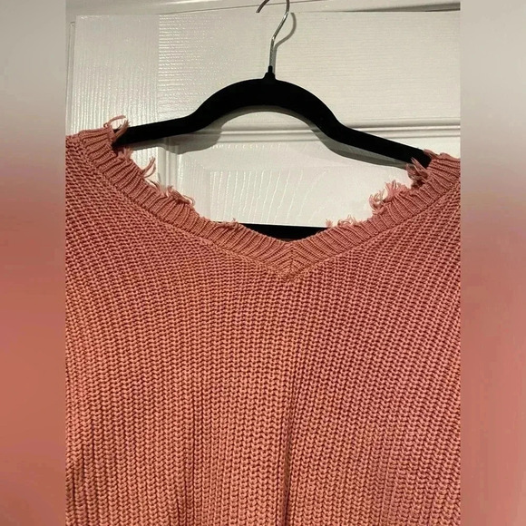 Jessica Simpson Blush Pink Distressed Cropped Knit V Neck Ribbed Sweater Size XS - Picture 3 of 11